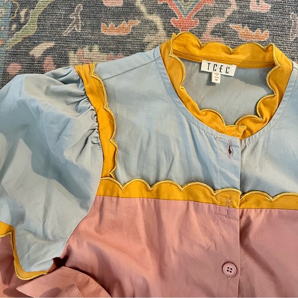 TCEC Light Blue Dress with Yellow Scallop Trim - Picture 4 of 7